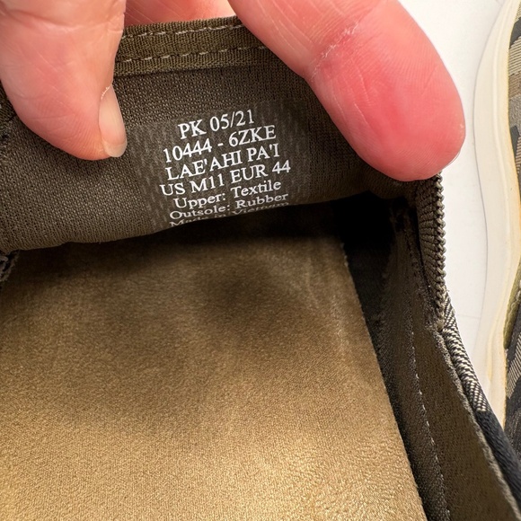 OluKai Lae'ahi Pa'i Husk/ Ke au Green Camo Slip On Shoes Size 11 NWT - Picture 10 of 11